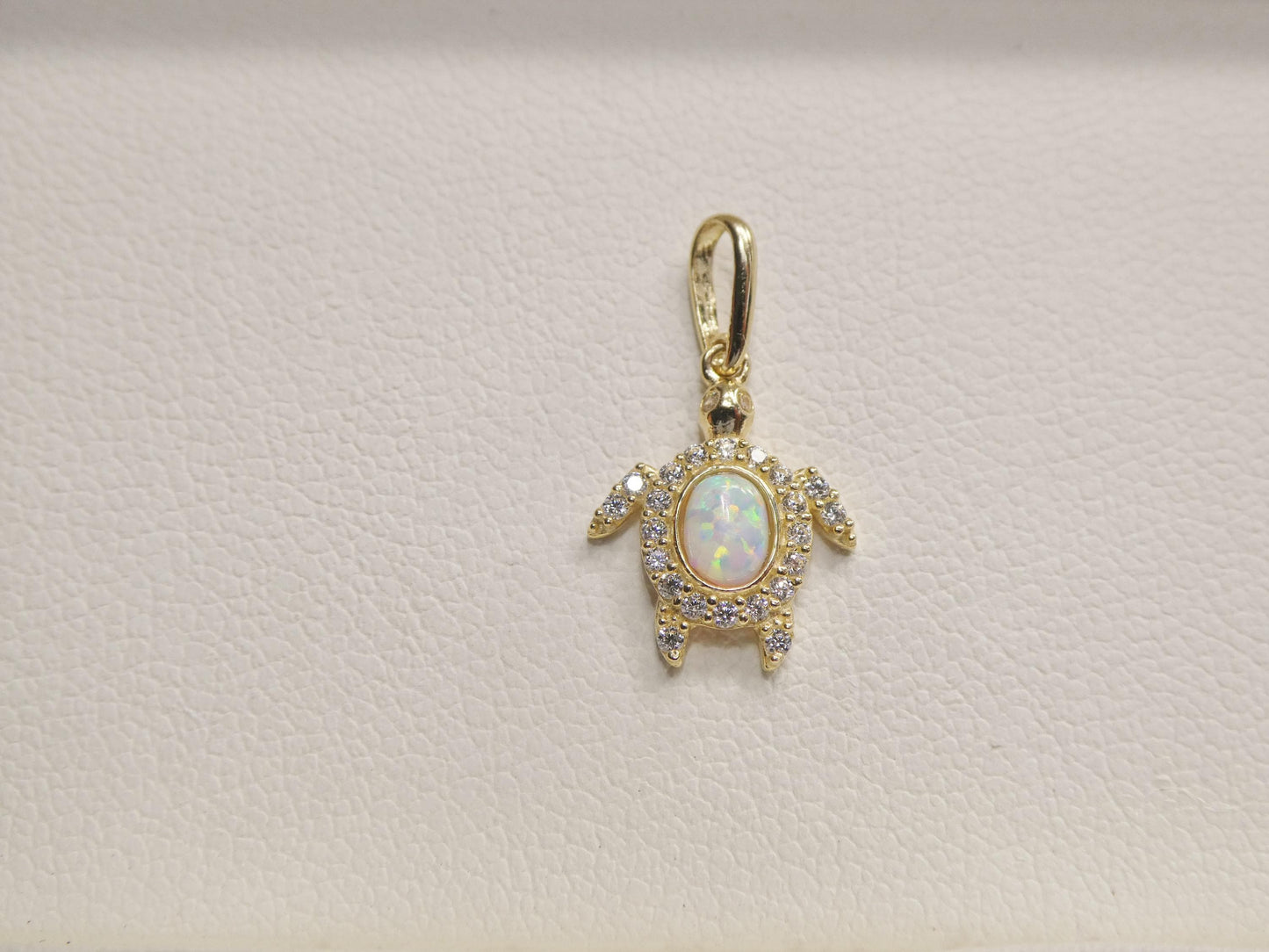 10k Yellow Gold Singapore Chain Necklace opal turtle Pendant