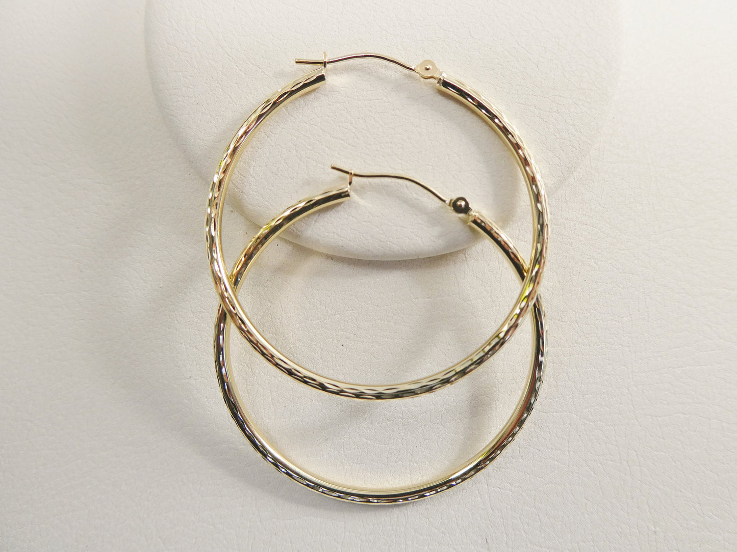 14K real solid yellow gold 2mm / 40mm diamond cut hoop earring snap closure