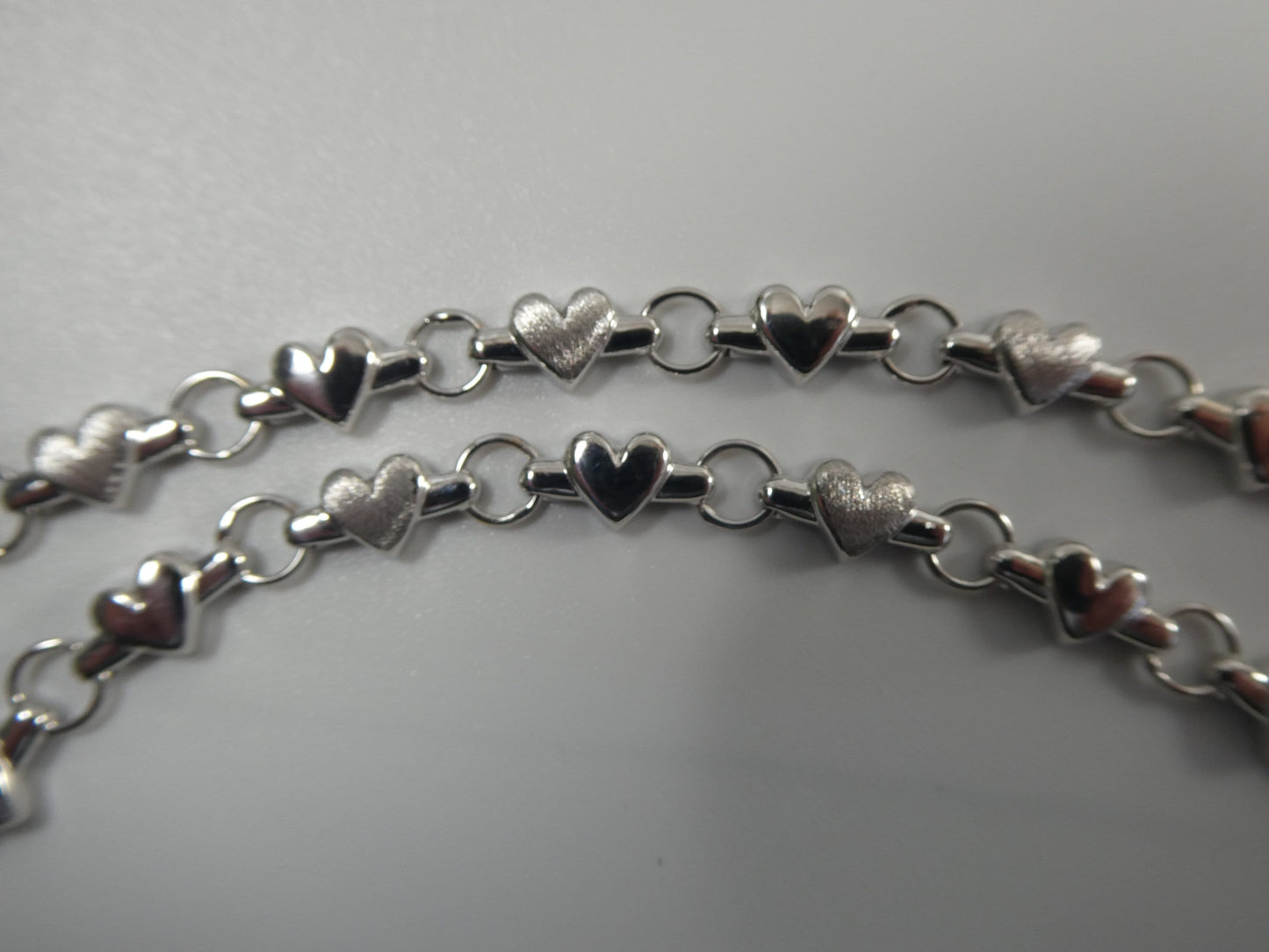 14k White Gold Heart Bracelet - Satin Finish (6/7 Inch)