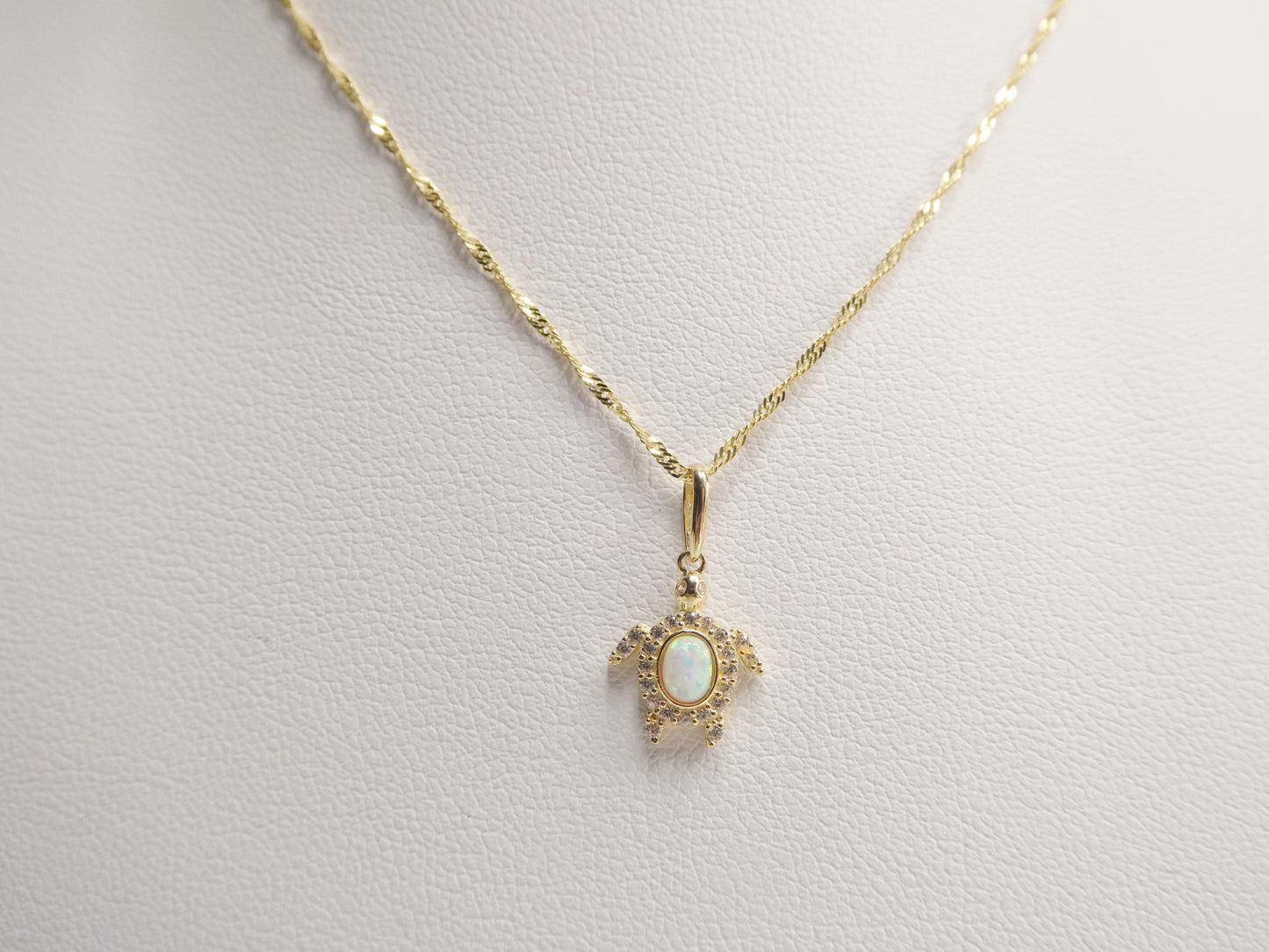 10k Yellow Gold Singapore Chain Necklace opal turtle Pendant