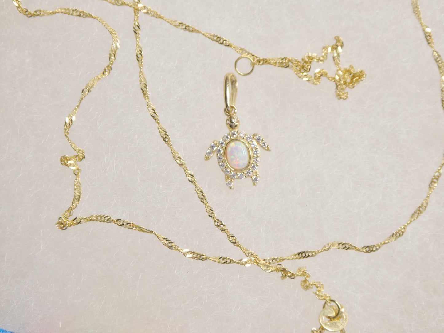 10k Yellow Gold Singapore Chain Necklace opal turtle Pendant