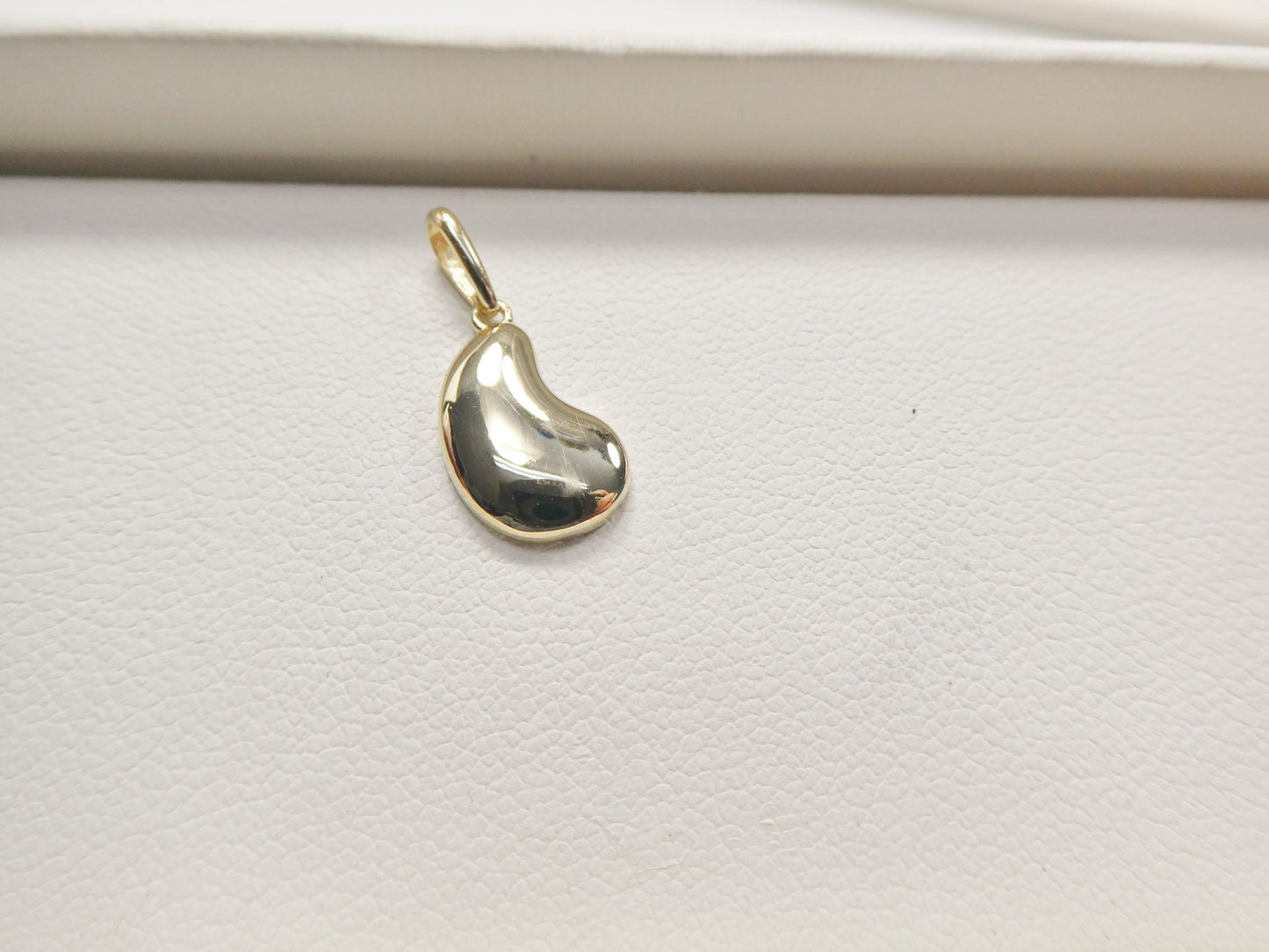 10k real solid yellow gold 18 inch solid figaro chain and teardrop pendent set