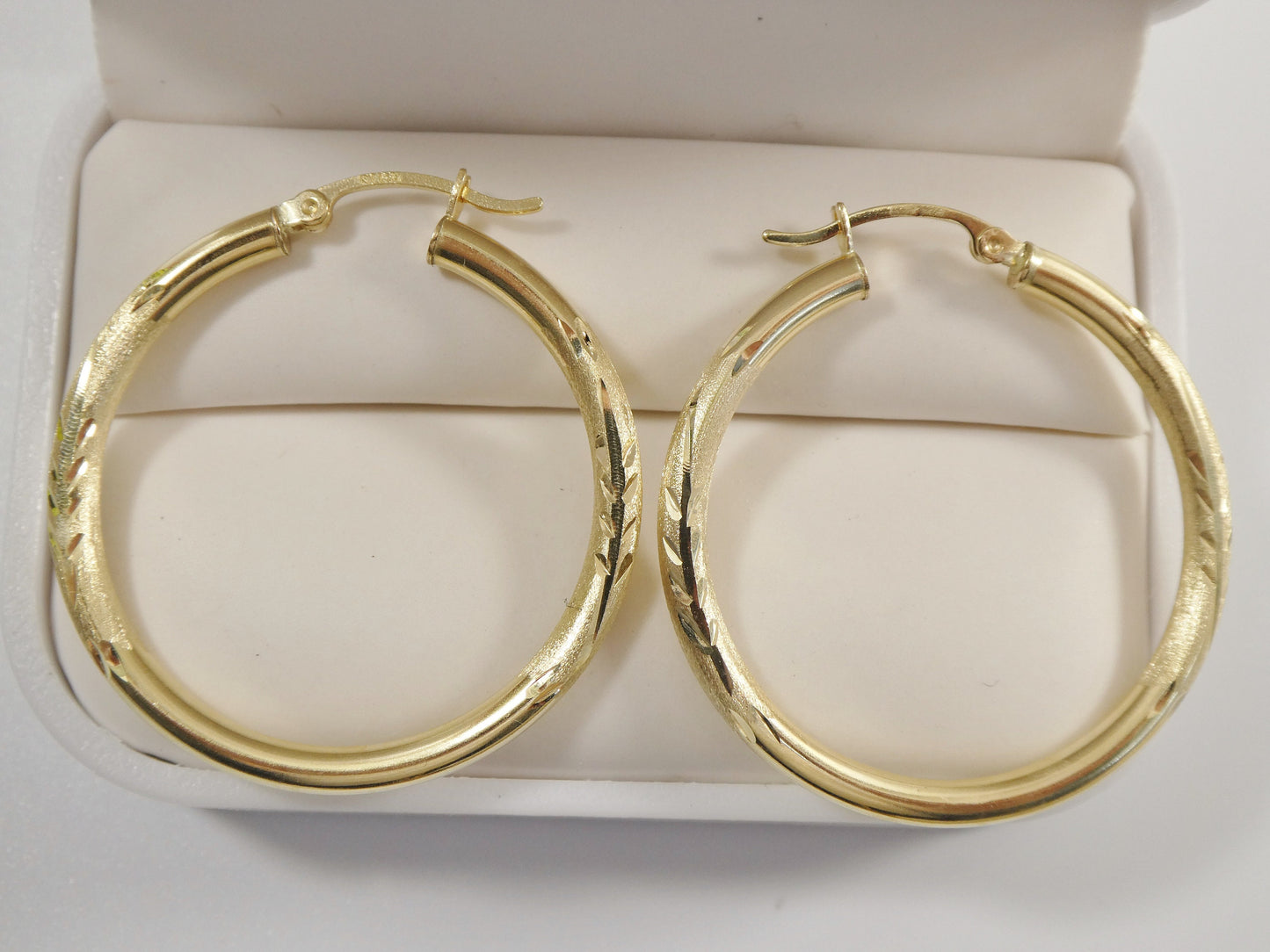 14K real solid yellow gold 35mm round hoop earrings snap closure diamond cut finish