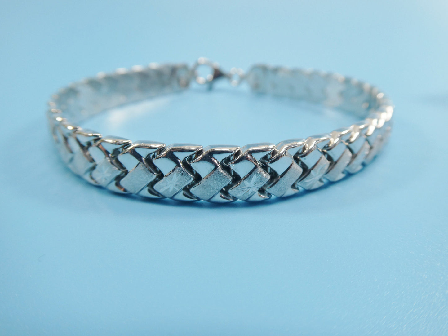 Sterling Silver Basket Bracelet: 14k White Gold Tone, 8 inch