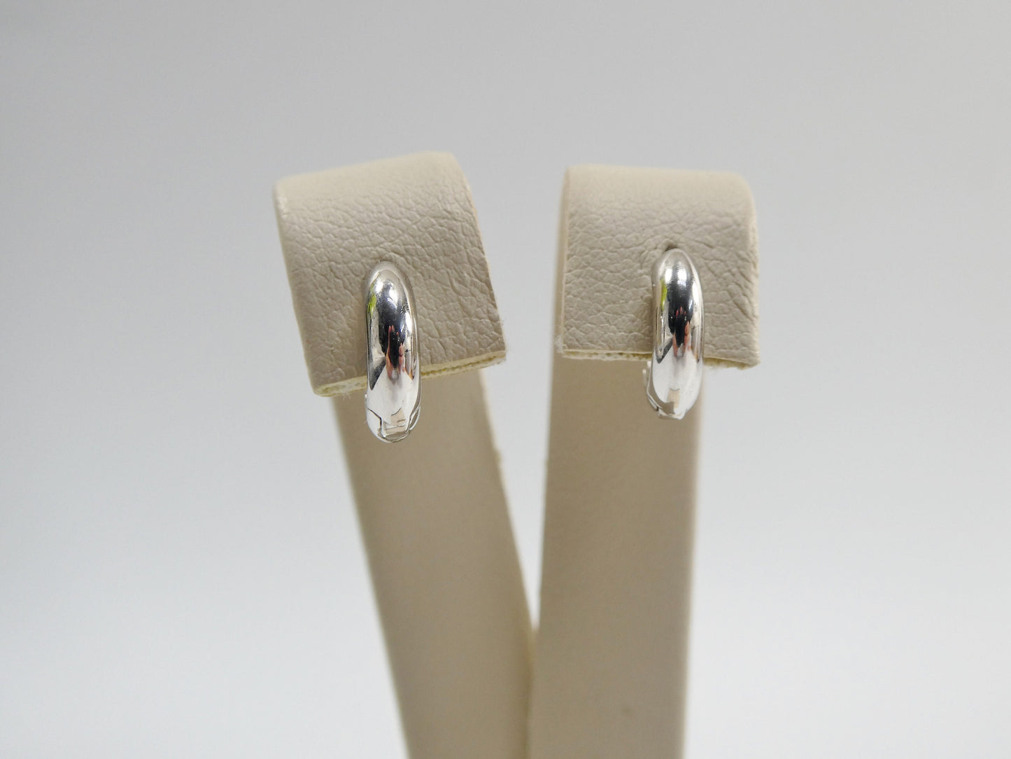 Real 10k Solid Yellow Gold 10.5mm Small Plain High Polish Finish Hoop Huggie Earrings