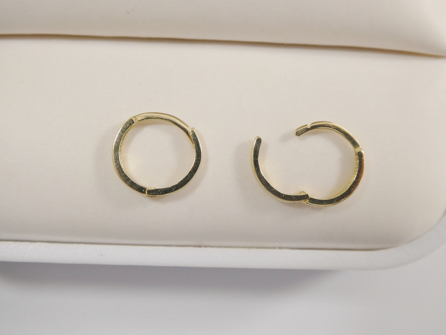 Real 10k Solid Yellow Gold Tiny Simple 9mm Hoop Huggie Earrings