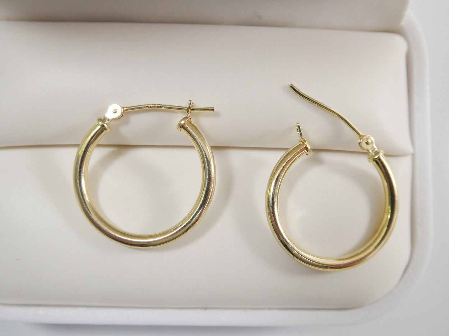 10k real solid yellow gold 2mm tube super polish hoop earrings