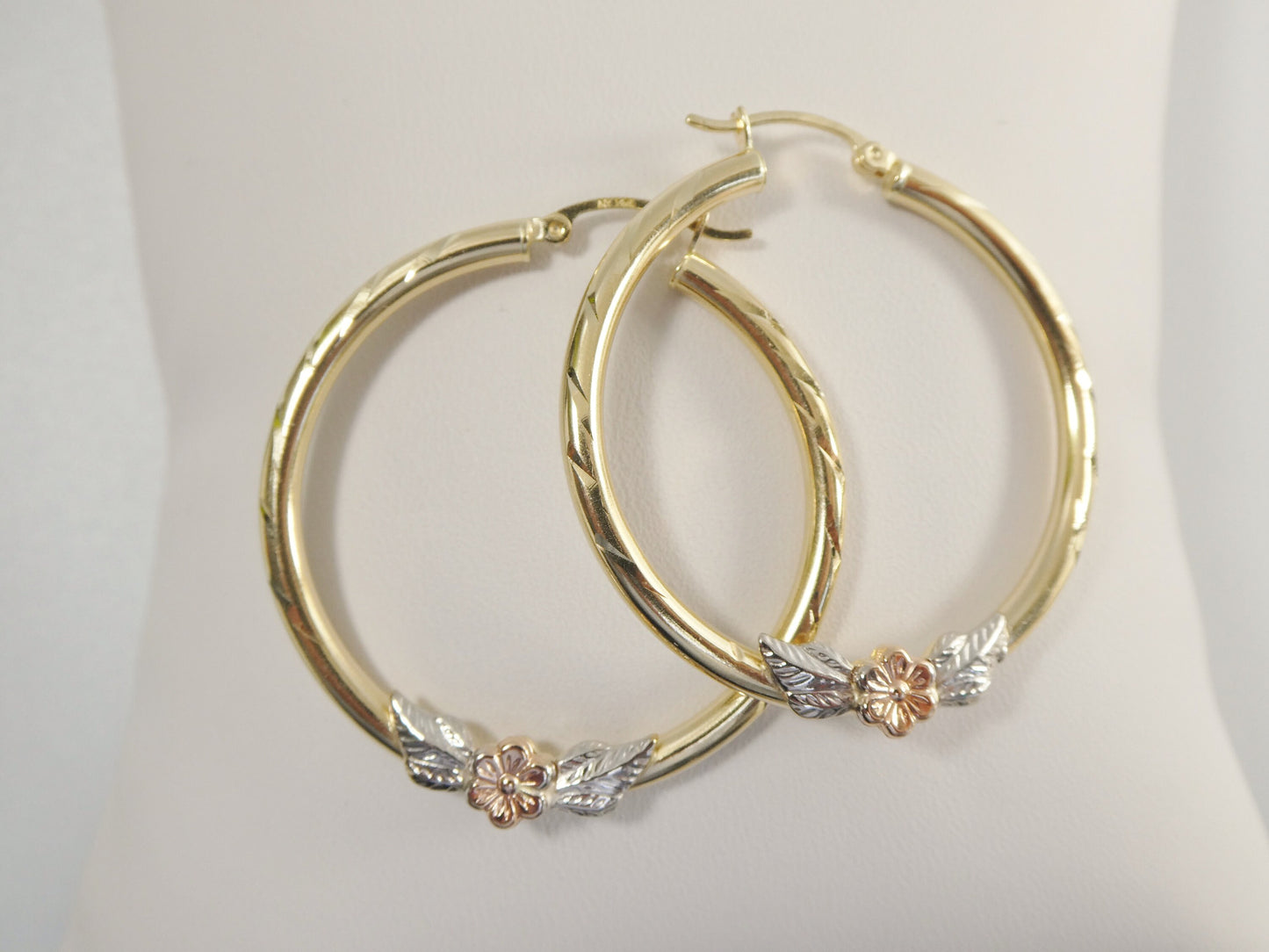 14K Yellow Gold Hoop Earrings: Diamond Cut Flower, 40mm