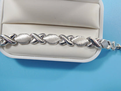 XOXO Sterling Silver Bracelet: 14k White Gold Finish, 6.5 Inch