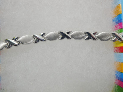 XOXO Sterling Silver Bracelet: 14k White Gold Finish, 6.5 Inch