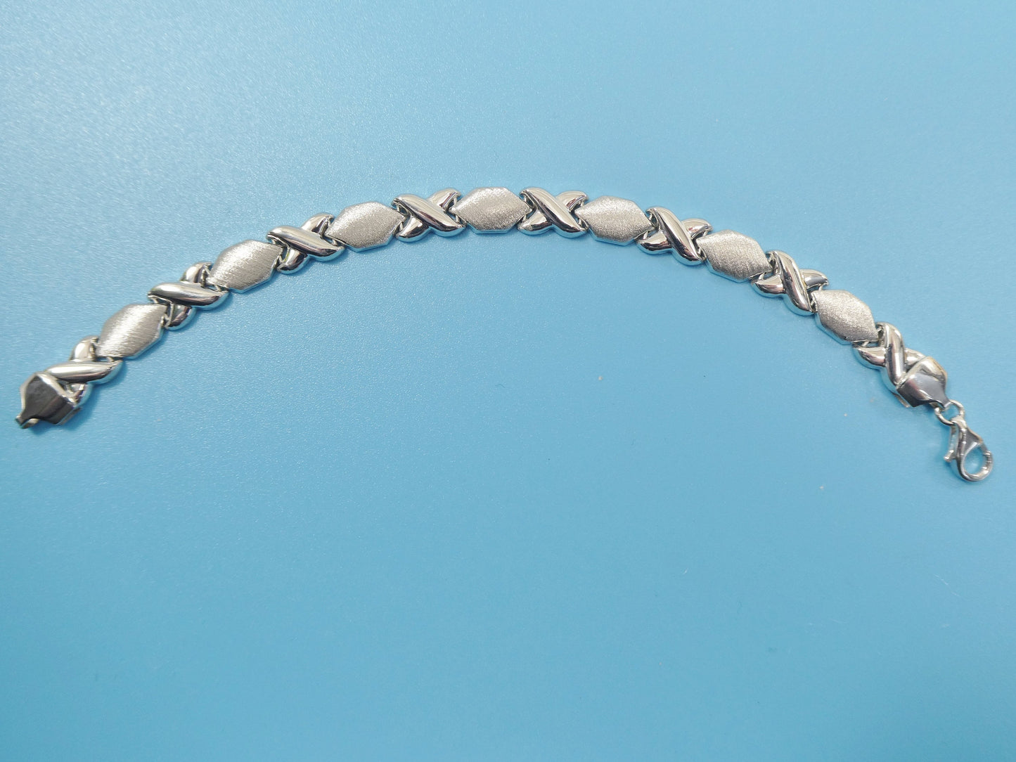 XOXO Sterling Silver Bracelet: 14k White Gold Finish, 6.5 Inch