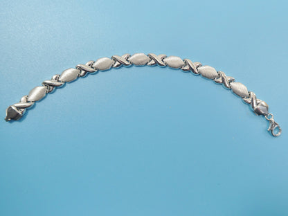 XOXO Sterling Silver Bracelet: 14k White Gold Finish, 6.5 Inch