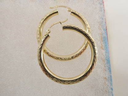 14K Yellow Gold Hoop Earrings: 35mm Diamond Cut Finish