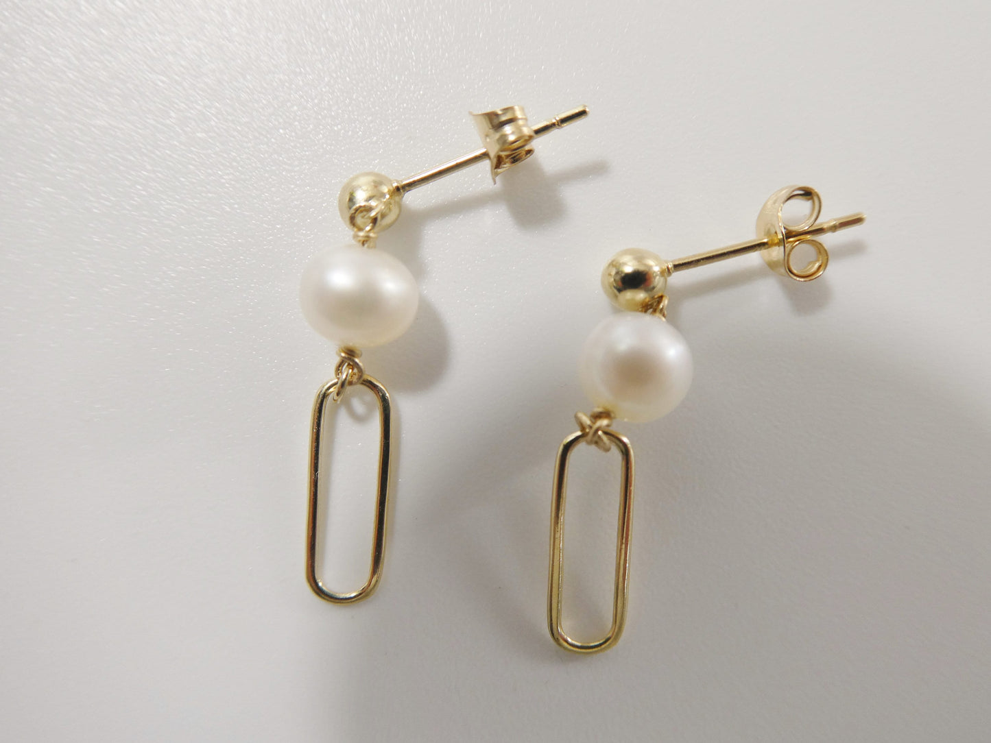 Real 10k Solid Yellow Gold Freshwater Cultured Pearl Stud Earrings Dainty