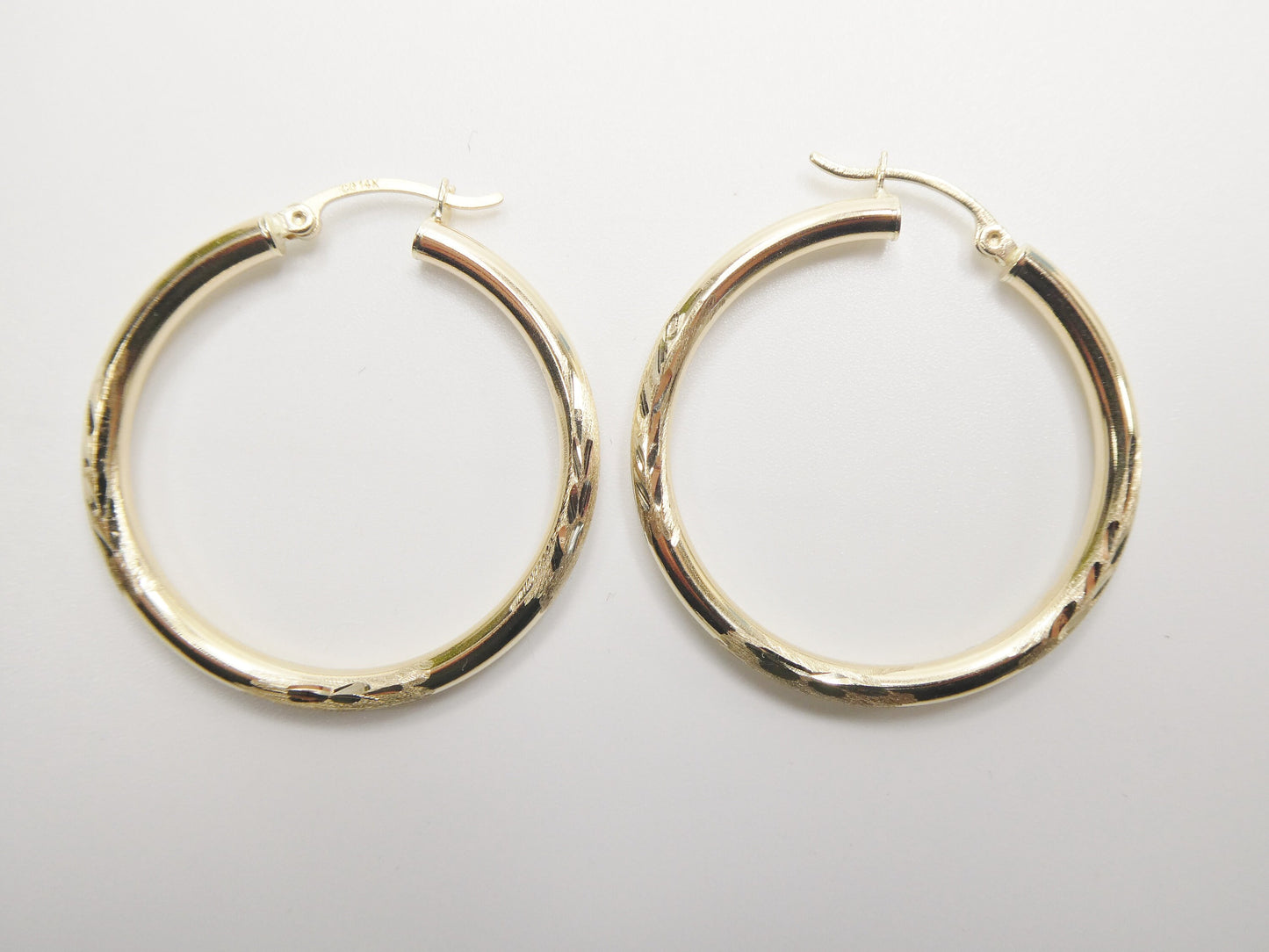 14K Real Solid Yellow Gold Round Hoop Earrings Snap Closure Diamond Cut Finish