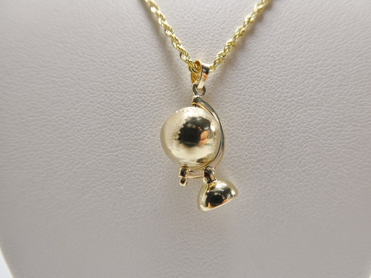 14k real solid yellow gold globe pendent and robe necklace