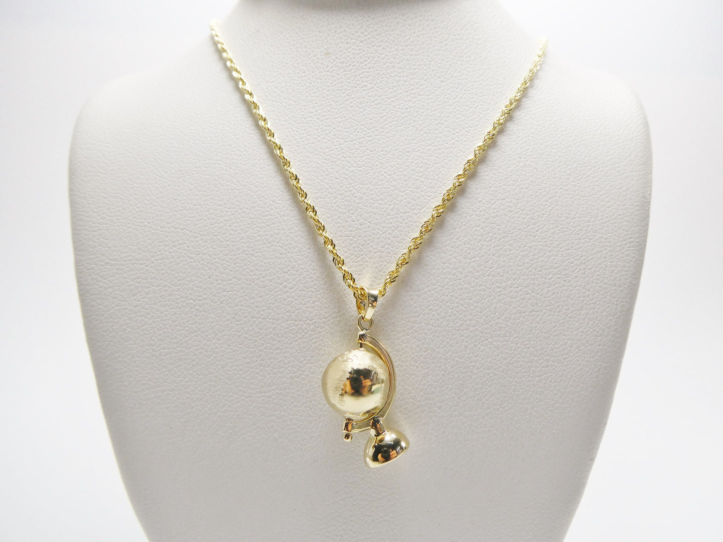 14k real solid yellow gold globe pendent and robe necklace