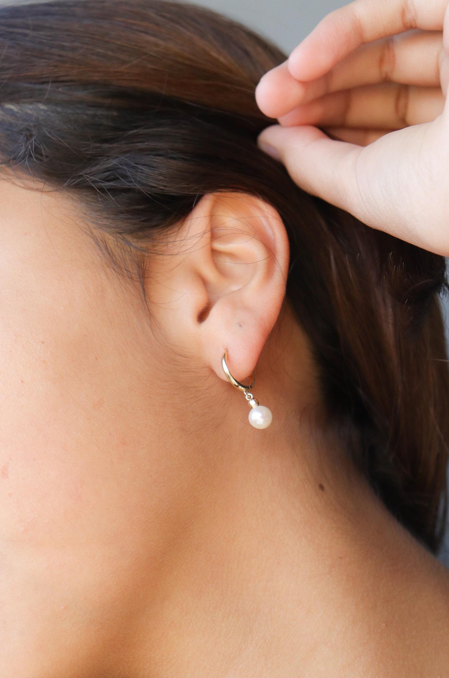 real 10k solid yellow gold cultured freshwater pearl hoop huggie earrings