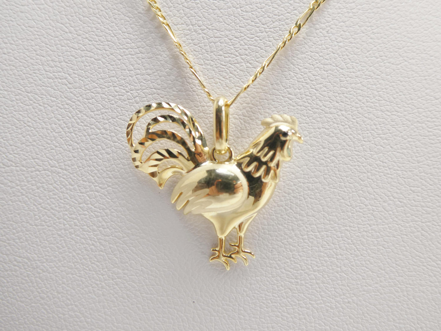 10k Real Solid Yellow Gold Elegant Rooster Pendent and 18 Inch Figaro Necklace