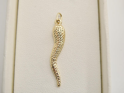 14k Real Solid Yellow Gold Horn Pendent