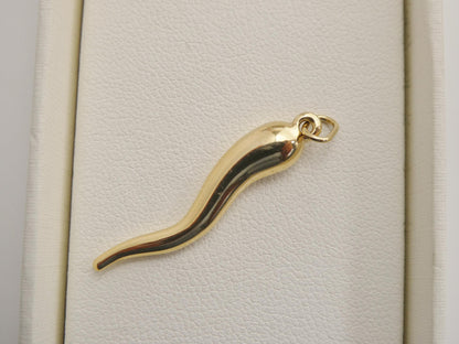 14k Real Solid Yellow Gold Horn Pendent