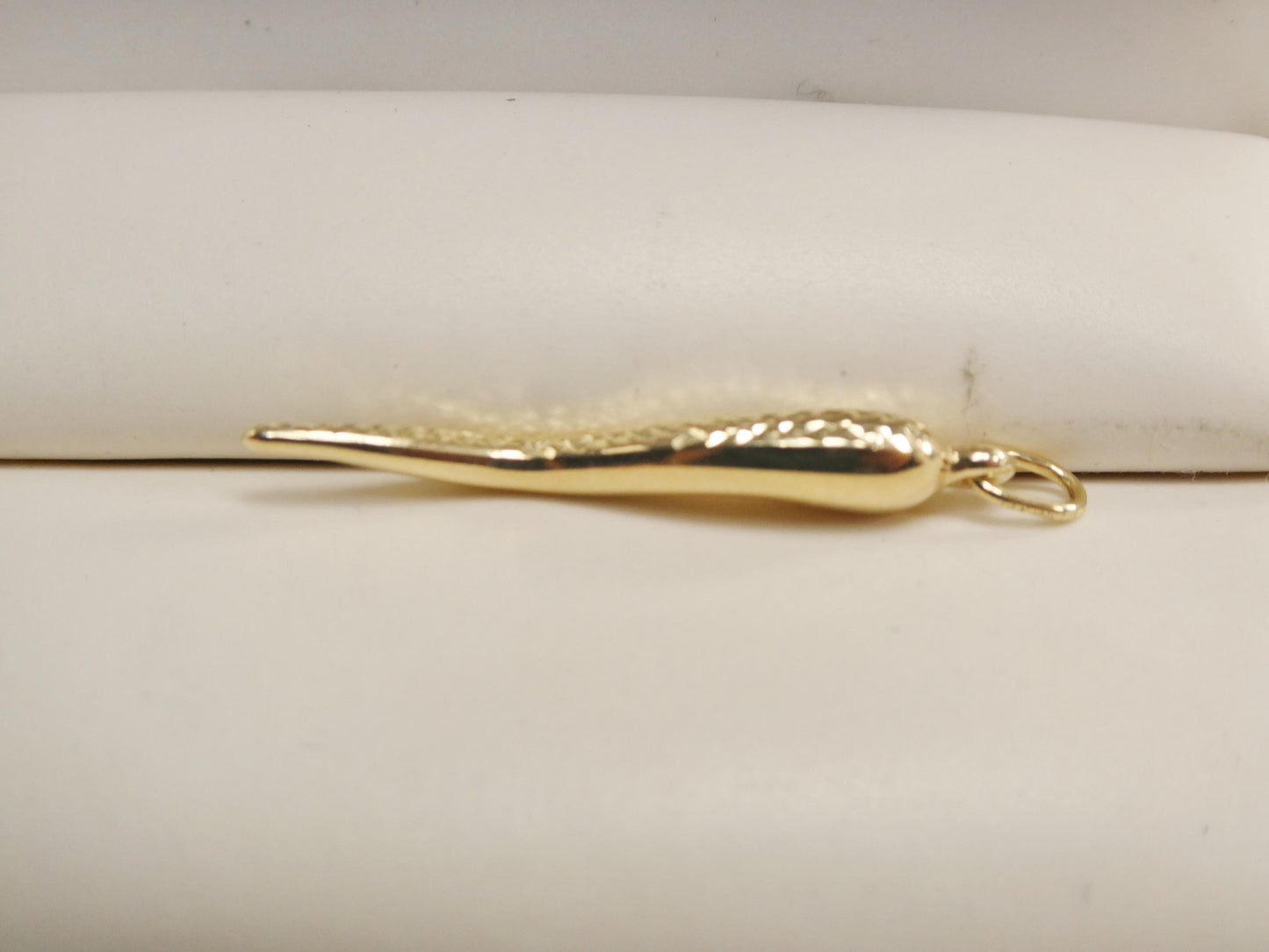 14k Real Solid Yellow Gold Horn Pendent