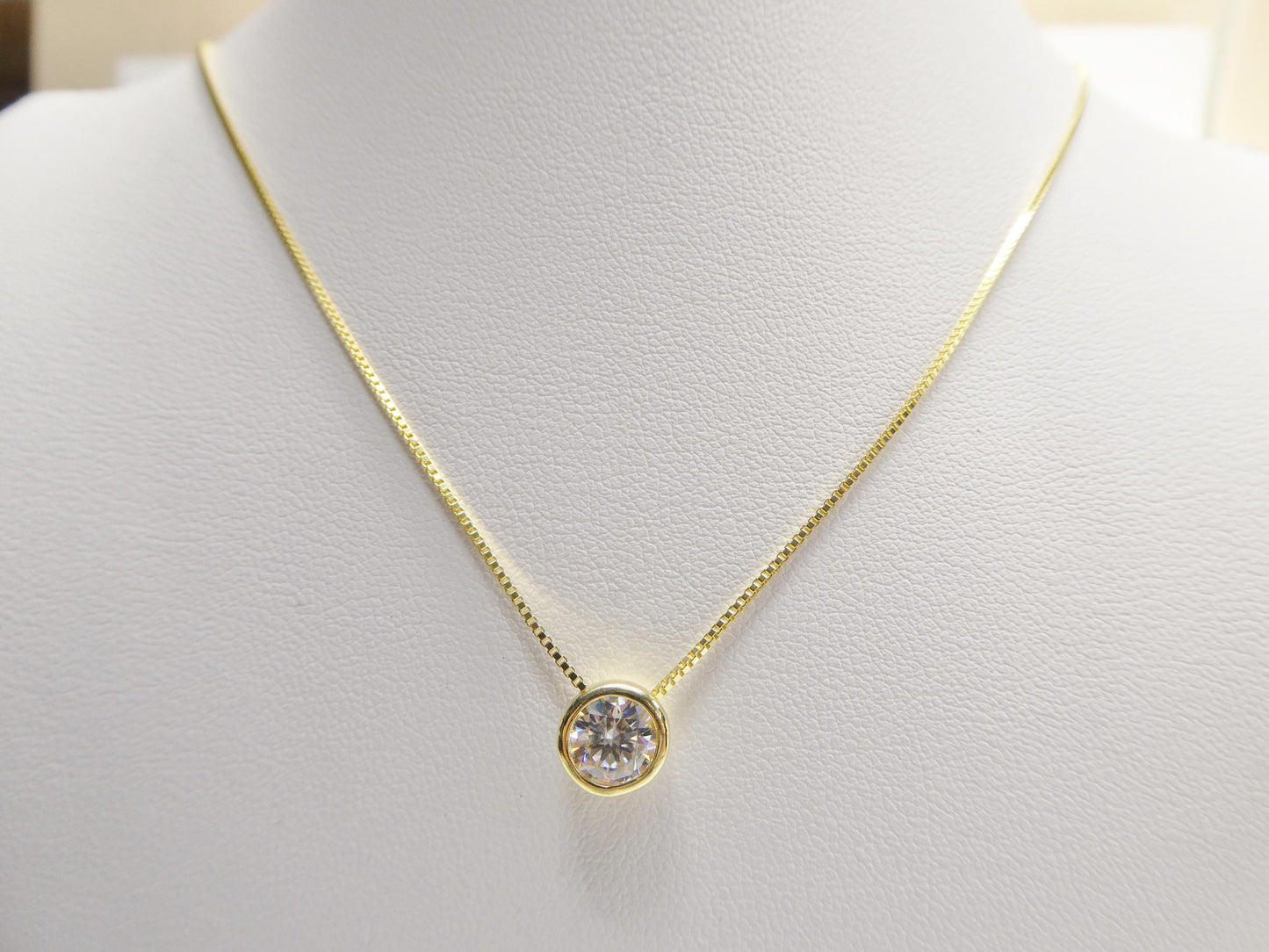 925 Sterling Silver Round Bezel Setting Moissanite Necklace