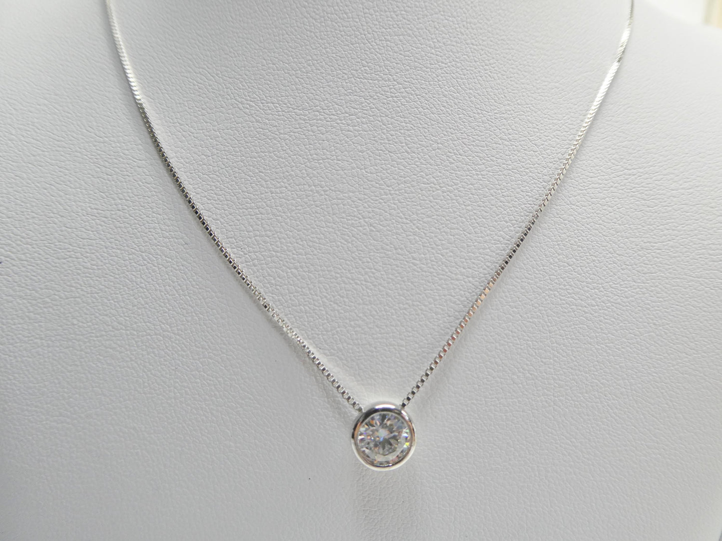 925 Sterling Silver Round Bezel Setting Moissanite Necklace