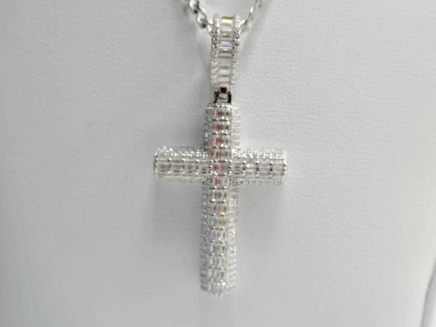 Real 925 Sterling Silver 22 Inch Flat Chain and Moissanite Cross Pendent Charm