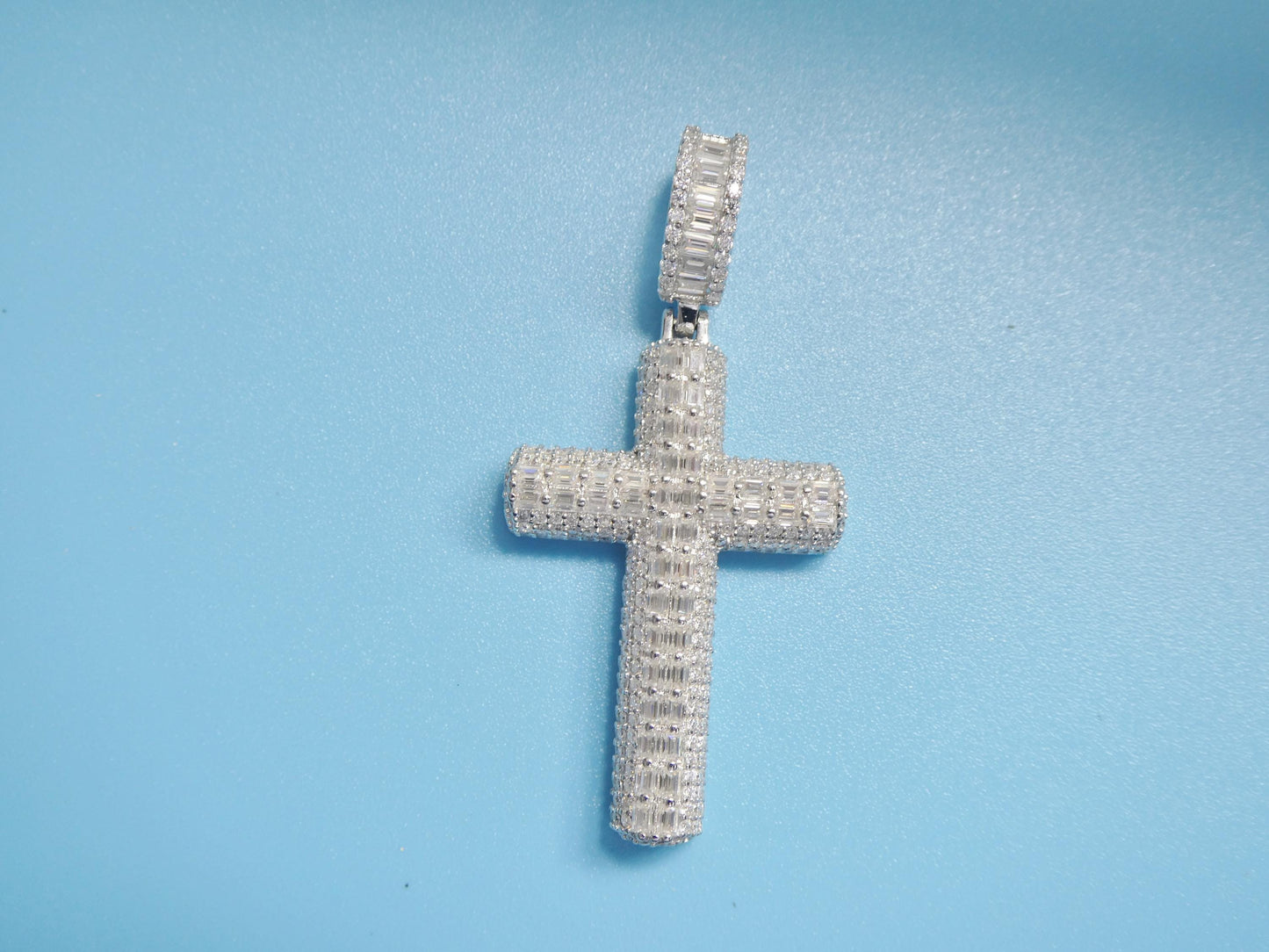 Real 925 Sterling Silver 22 Inch Flat Chain and Moissanite Cross Pendent Charm