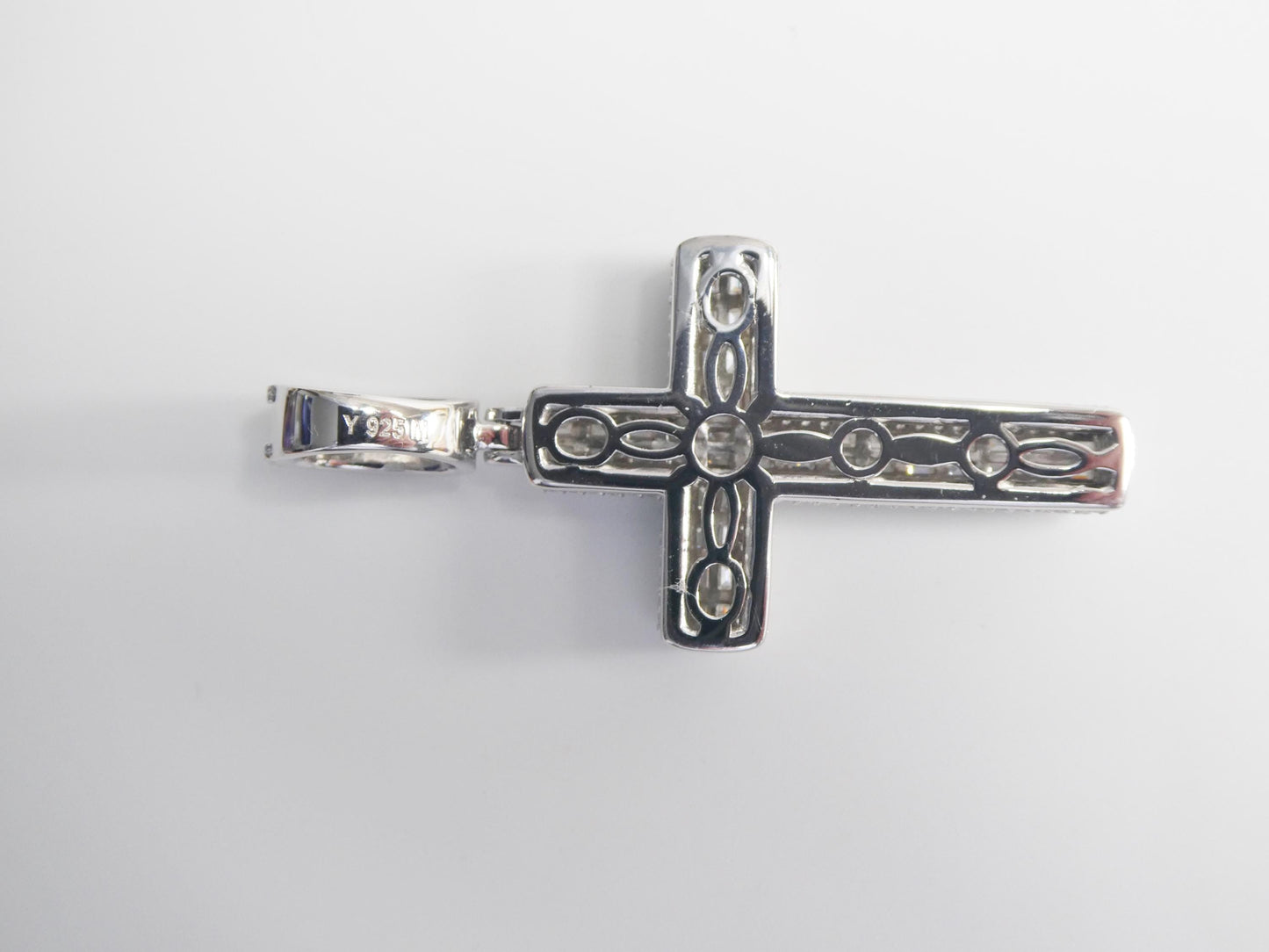 Real 925 Sterling Silver 22 Inch Flat Chain and Moissanite Cross Pendent Charm