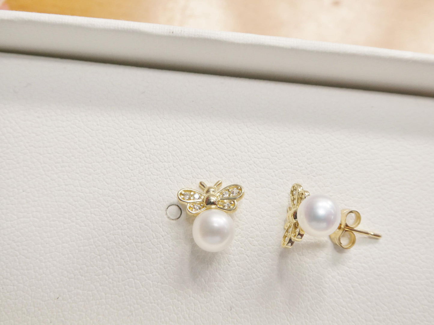 10k Real Solid Yellow Gold Push Back Honey Bee Pearl Earrings