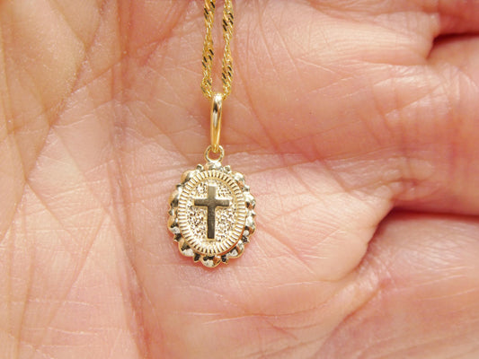 10k Yellow Gold Singapore Chain Necklace oval cross Pendant