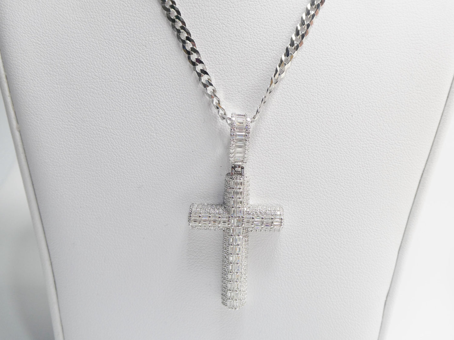 Real 925 Sterling Silver 22 Inch Flat Chain and Moissanite Cross Pendent Charm