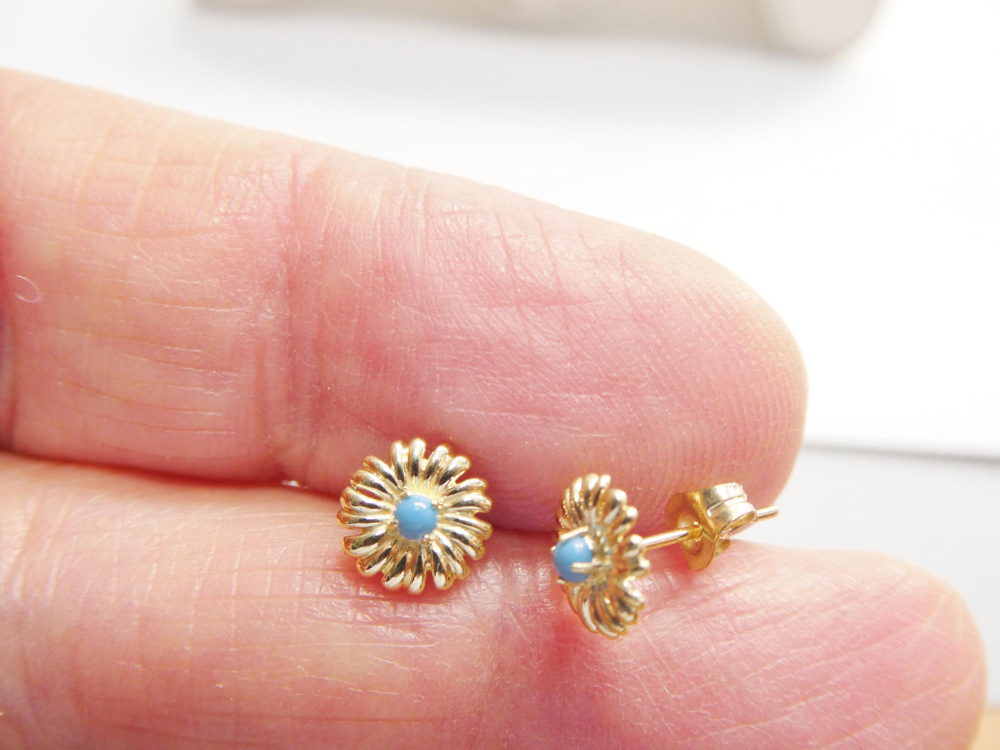 Real 10k Solid Yellow Gold Turquoise Floral Push Post Earrings