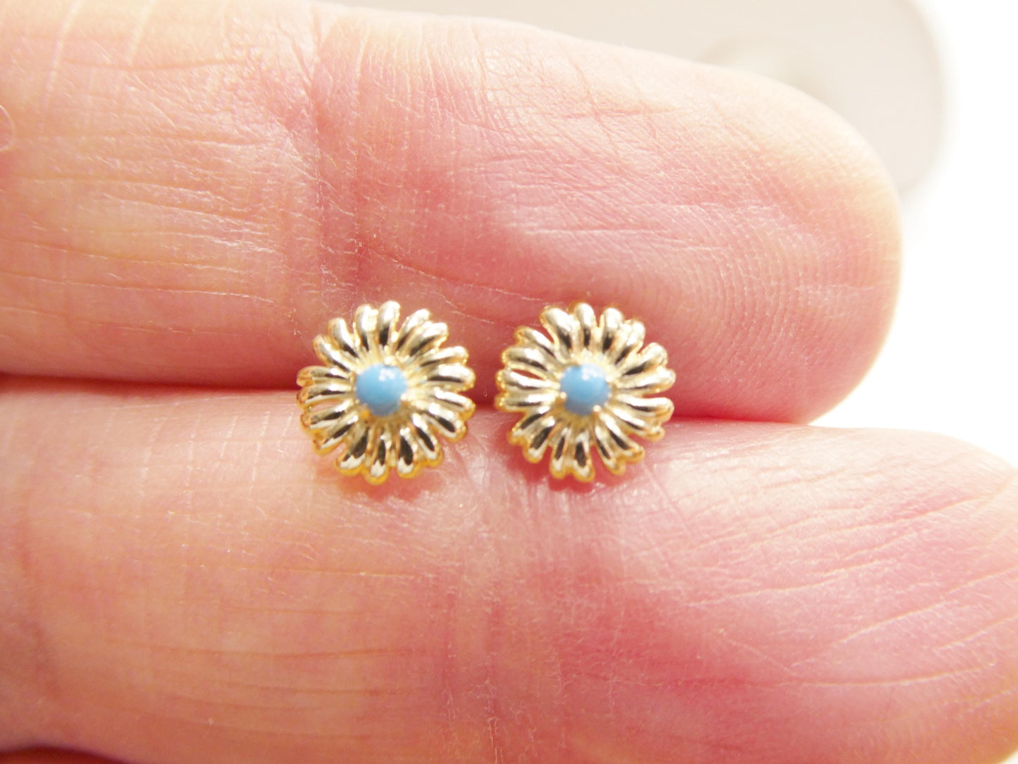 Real 10k Solid Yellow Gold Turquoise Floral Push Post Earrings