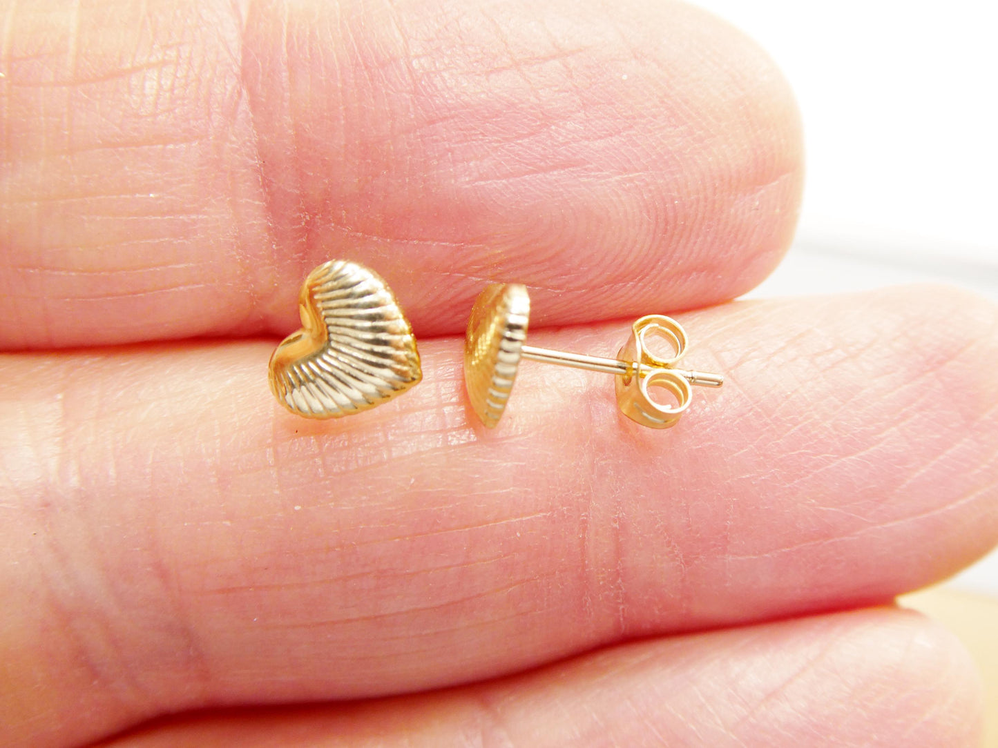 10k Real Solid Yellow Gold Design Heart Push Back Earrings