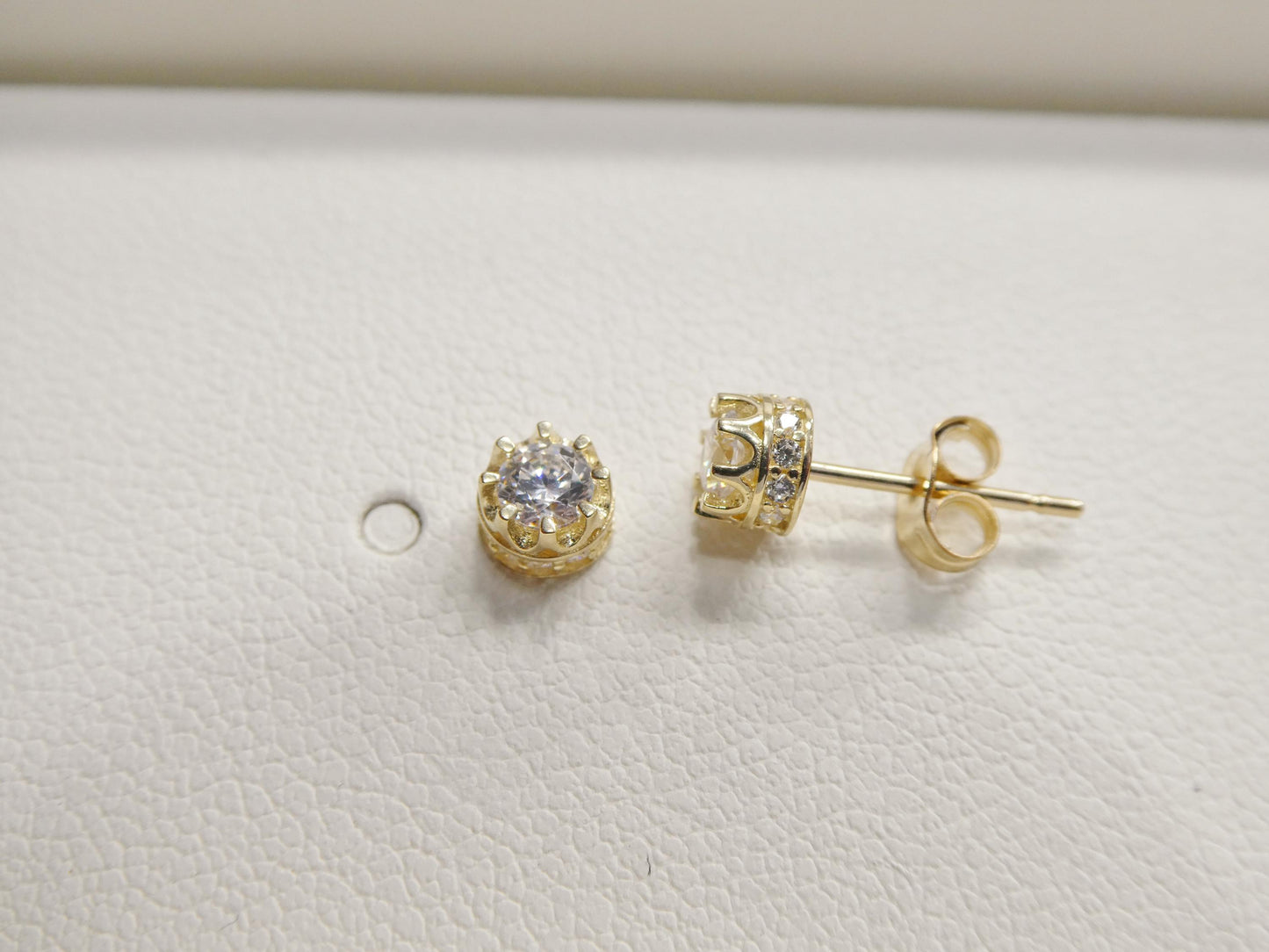 Real 10k Solid Yellow Gold Small Crown Style Push Post Circle Stud Earrings