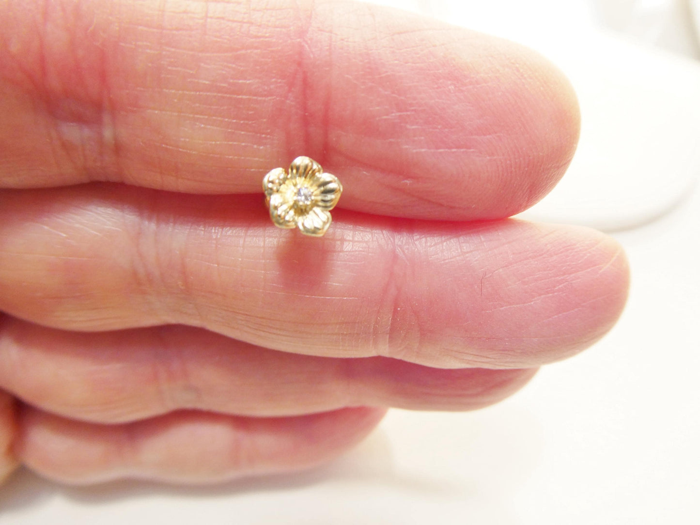 14k Real Solid Yellow Gold Cartilage Flower Body Ring Piercing